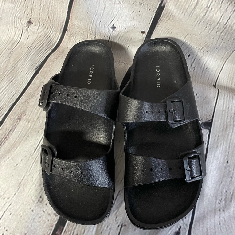 Torrid double buckle sandal slides size 13 like new